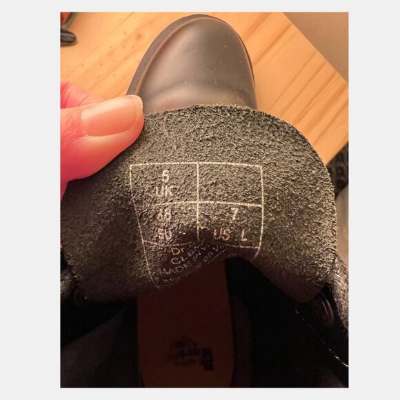 DR MARTENS - Heeled black boots - Picture 8 of 8